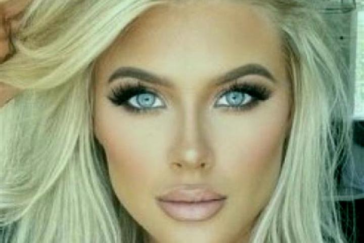 Chloe, 36, a platinum blonde green-eyed indian companion based in Beverst. Offering Overnight, Prostate Massage, Dinner Date, Domination, GFE. Available for ...