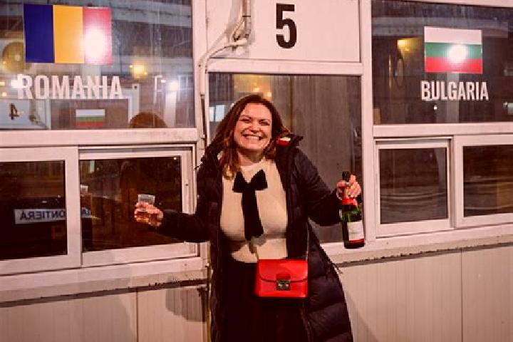 Chloe, 36 — Escort in Adamus, Romania