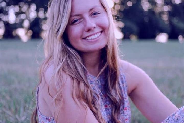 Chloe, 36 — Escort in Kutztown, United States