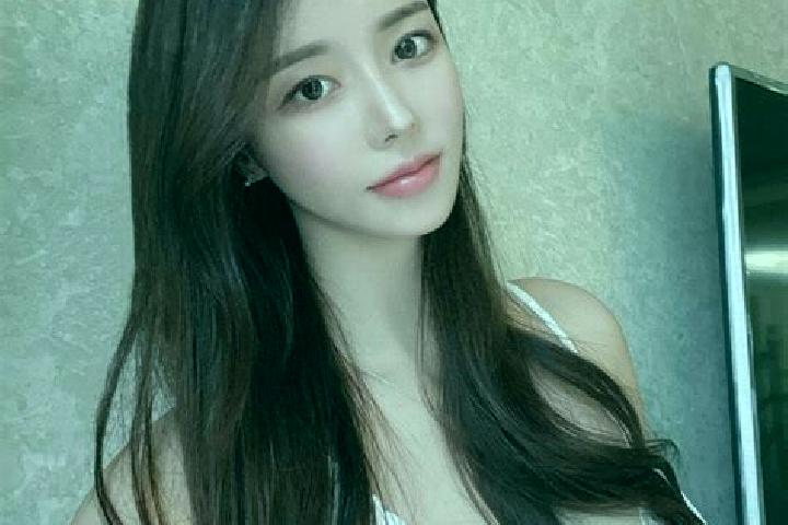 Chloe, 36 — Escort in Walagan, China