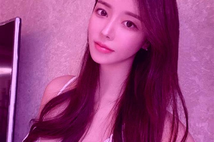 Chloe, 36 — Escort in Yingwusitang, China
