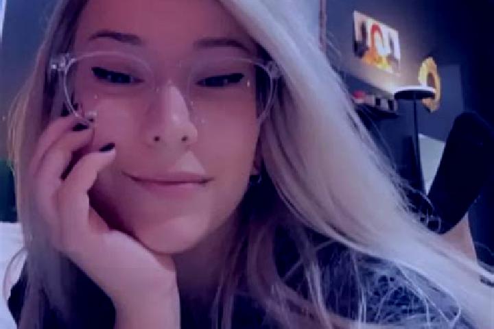 Chloe, 37, a blonde grey-eyed latina companion based in Bayota. Offering Prostate Massage, GFE, Dinner Date. Available for incall and outcall, overnight book...