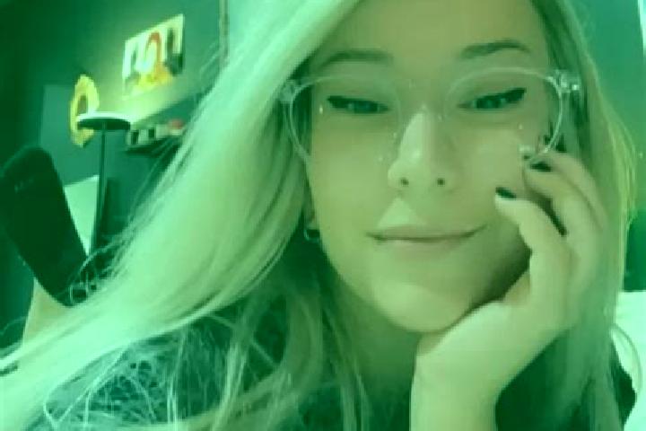 Chloe, 37, a blonde grey-eyed latina companion based in West Rutland. Offering Erotic Massage, Girlfriend Experience, A-Level, 69. Available for incall and o...