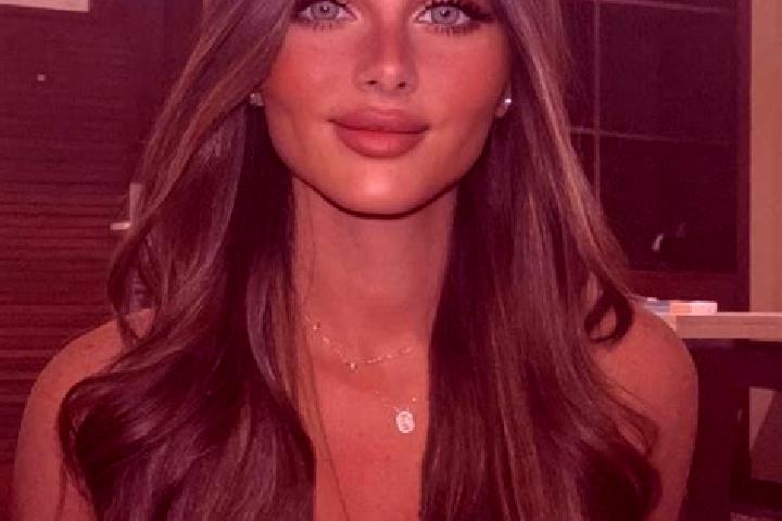 Chloe, 37, a brunette dark-eyed european companion based in Roata Mica. Offering CIM, A-Level, 69. Available for incall and outcall, overnight bookings avail...
