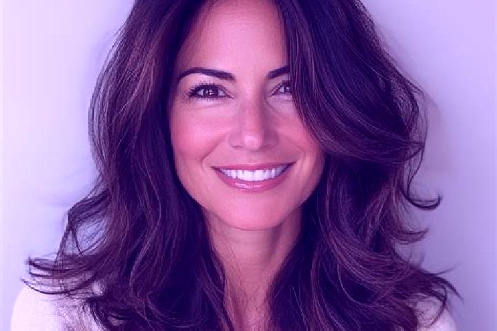 Chloe, 37, a chestnut dark-eyed middle eastern companion based in Raversbeuren. Offering Couples, Travel Companion, A-Level. Available for incall and outcall...