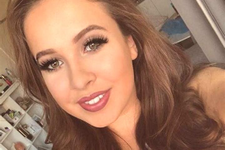 Chloe, 37, a red dark-eyed mixed companion based in Au am Leithaberge. Offering Dinner Date, OWO, Massage, Domination. Available for incall and outcall, day ...