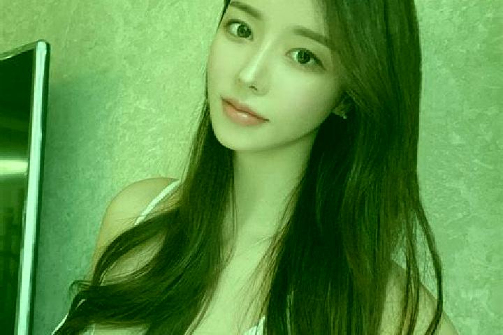 Chloe, 37 — Escort in Emalgolin Mongolzuxiang, China