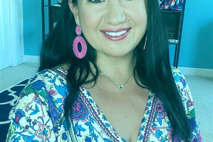 Chloe, 37 — Escort in Guthrie Center, United States