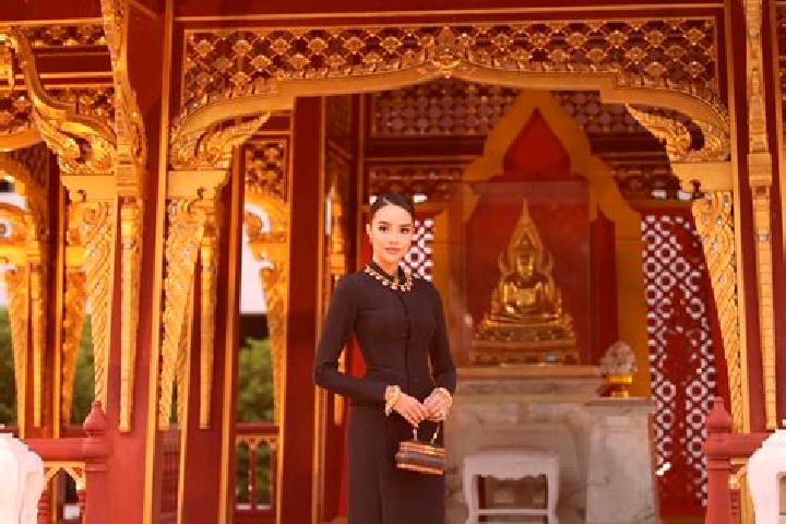 Chloe, 37 — Escort in Muang Hongsa, Laos