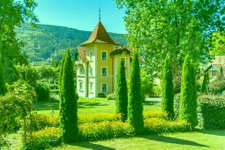 Chloe, 37 — Escort in Steindorf, Austria