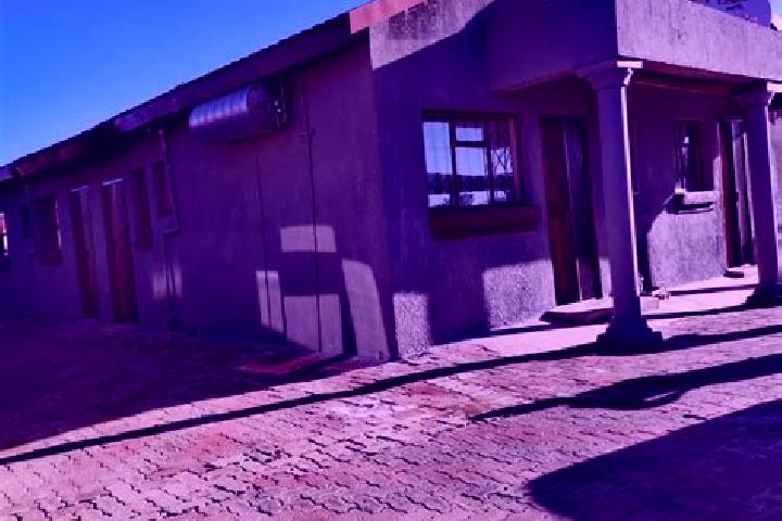 Chloe, 37 — Escort in Thaba Nchu, South Africa