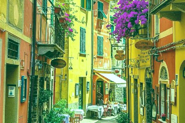 Chloe, 37 — Escort in Villandro, Italy