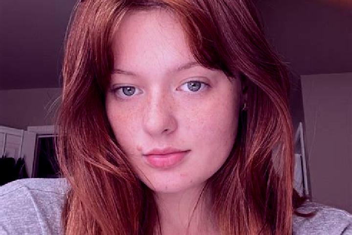 Chloe, 38, a auburn amber-eyed slavic companion based in Massa Finalese. Offering 69, A-Level. Available for incall and outcall, day and evening dates.