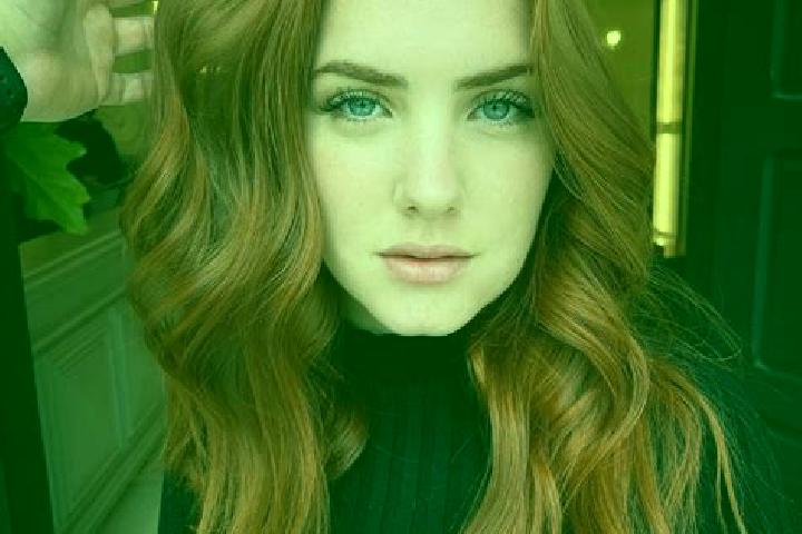 Chloe, 38, a auburn blue-eyed middle eastern companion based in Chabanais. Offering Fetish, Girlfriend Experience, Roleplay, Dinner Date. Available for incal...