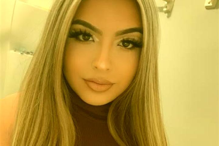 Chloe, 38, a blonde dark-eyed latina companion based in Uberlingen. Offering Overnight, Roleplay, OWO, GFE. Available for incall and outcall, day and evening...