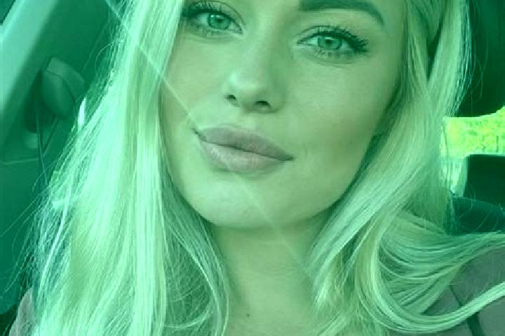 Chloe, 38, a blonde hazel-eyed middle eastern companion based in East Boldon. Offering Erotic Massage, BDSM, Roleplay. Available for incall and outcall, over...