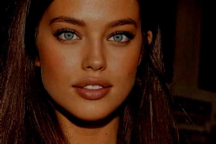 Chloe, 38, a brunette green-eyed mediterranean companion based in Solin. Offering Roleplay, Fetish, Deep French Kissing, Massage. Available for incall and ou...