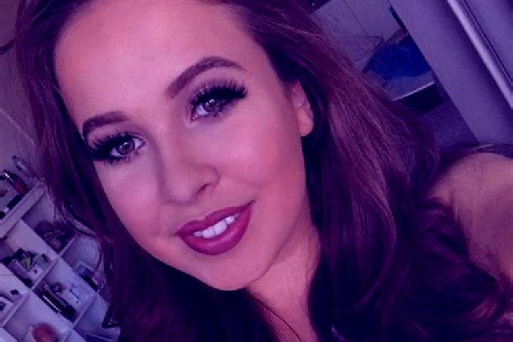 Chloe, 38, a brunette grey-eyed caucasian companion based in Kelvington. Offering OWO, 69, Prostate Massage, Erotic Massage. Available for incall and outcall...