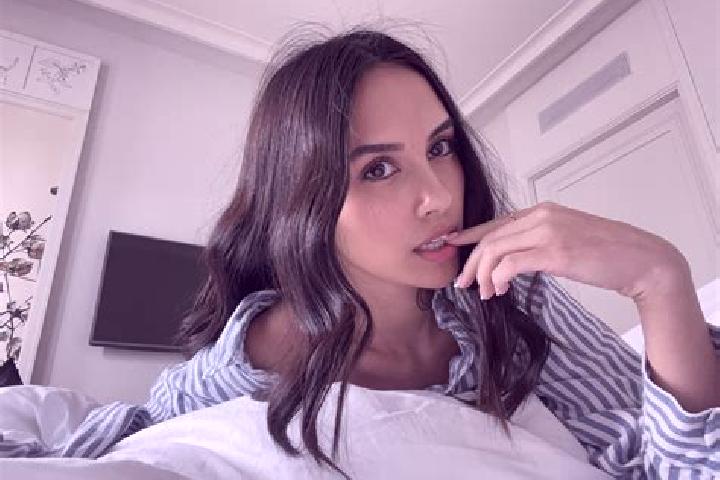 Chloe, 38, a brunette grey-eyed middle eastern companion based in Dalachow. Offering Party Girl, OWO, Travel Companion, Girlfriend Experience. Available for ...