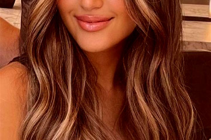 Chloe, 38, a dark blonde brown-eyed latina companion based in Norra Asum. Offering A-Level, Roleplay. Available for incall and outcall, day and evening dates.