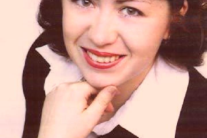 Chloe, 38 — Escort in Dneprovka, Ukraine