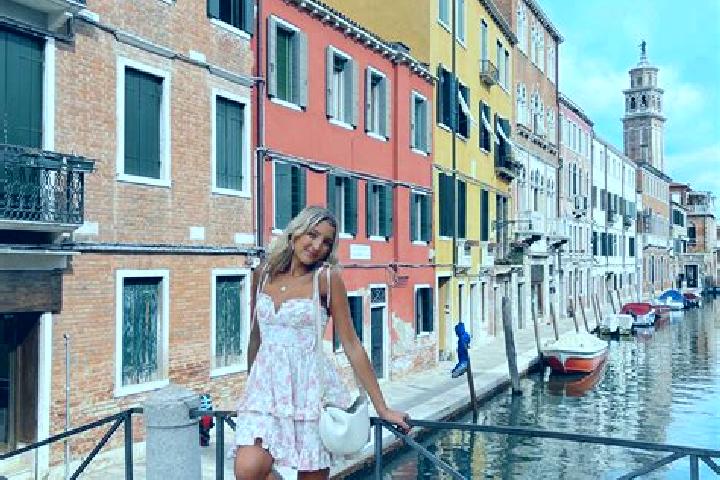 Chloe, 38 — Escort in Venice, Italy