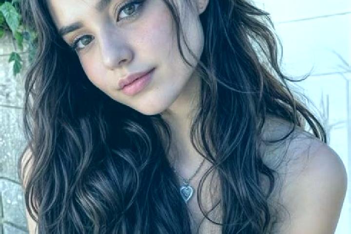 Chloe, 39, a auburn grey-eyed middle eastern companion based in Chentian. Offering A-Level, Dinner Date, 69. Available for incall and outcall, overnight book...