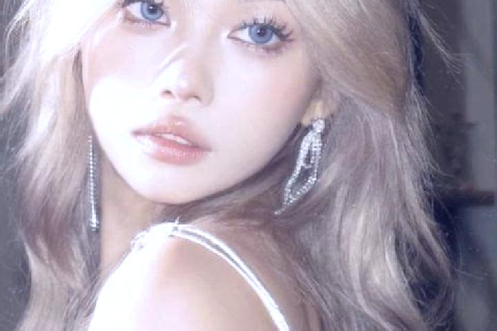 Chloe, 39, a blonde blue-eyed asian companion based in Nanhera. Offering Roleplay, Erotic Massage, A-Level. Available for incall and outcall, day and evening...