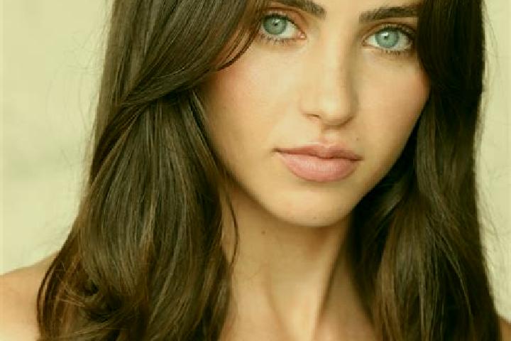 Chloe, 39, a brunette brown-eyed latina companion based in Maua. Offering CIM, Roleplay, Fetish, Overnight. Available for incall and outcall, day and evening...