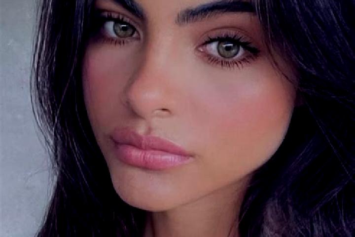 Chloe, 39, a brunette green-eyed indian companion based in Bilog-Bilog. Offering Overnight, CIM. Available for incall and outcall, overnight bookings available.