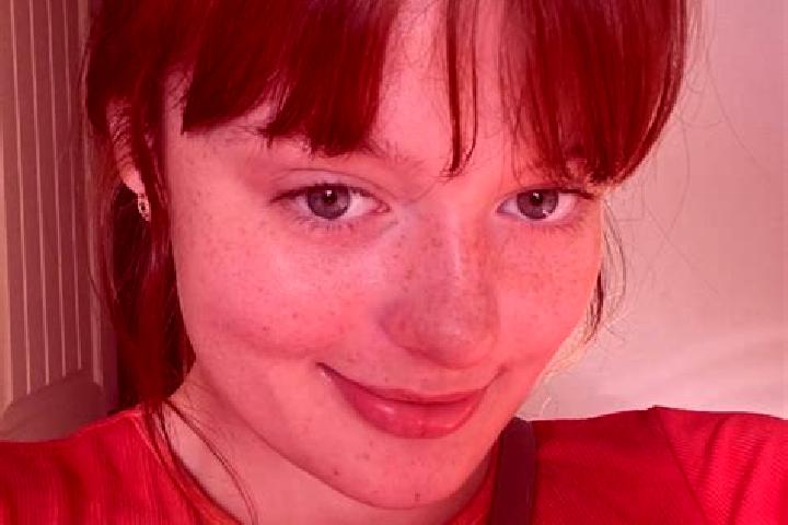Chloe, 39, a red brown-eyed indian companion based in Archlebov. Offering BDSM, Erotic Massage, Travel Companion. Available for incall and outcall, overnight...