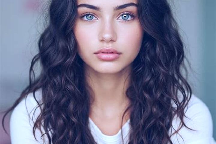 Clara, 20, a brunette amber-eyed mediterranean companion based in Siracusa. Offering Roleplay, Erotic Massage, Deep French Kissing. Available for incall and ...