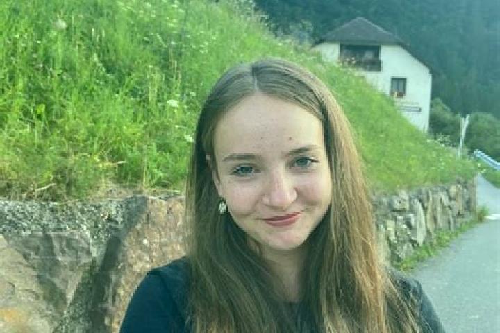 Clara, 20 — Escort in Eppenberg, Germany