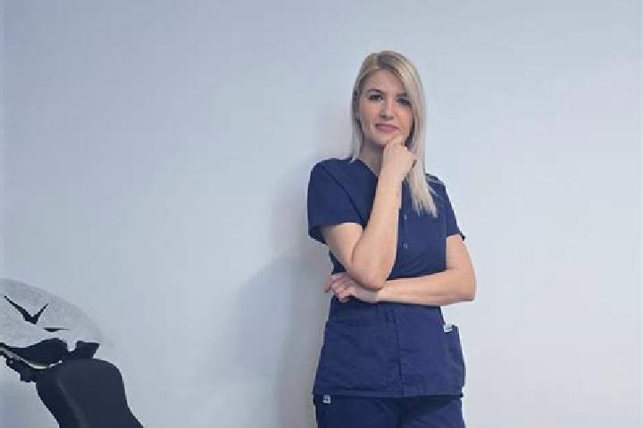Clara, 20 — Escort in Gura Vaii, Romania