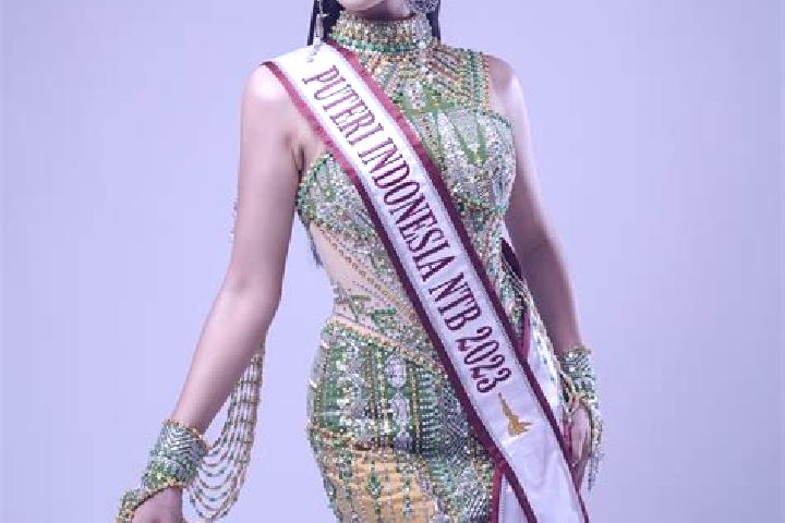 Clara, 20 — Escort in Sekartaji, Indonesia