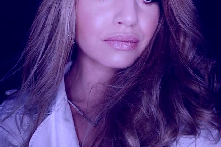Clara, 20 — Escort in Swinna, Poland
