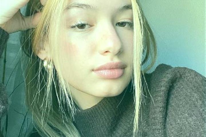 Clara, 21, a blonde brown-eyed indian companion based in Orla. Offering Erotic Massage, Party Girl, CIM. Available for incall and outcall, day and evening da...
