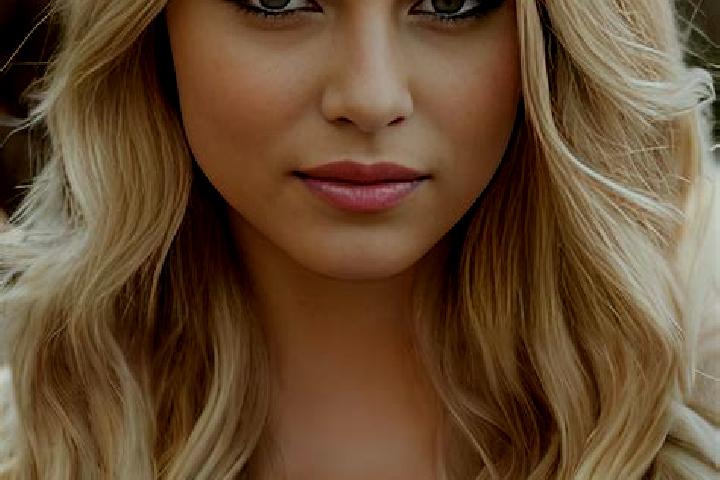 Clara, 21, a blonde grey-eyed caucasian companion based in Souanke. Offering Striptease, Dinner Date, OWO, Deep French Kissing, A-Level. Available for incall...