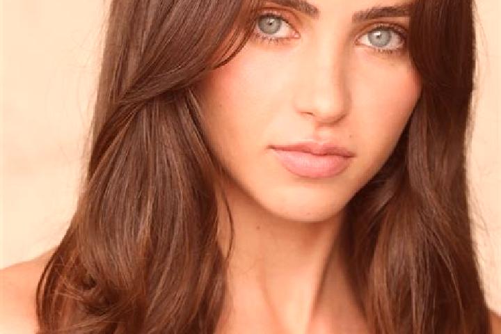 Clara, 21, a brunette brown-eyed latina companion based in Vogani. Offering Massage, OWO, Erotic Massage. Available for incall and outcall, overnight booking...