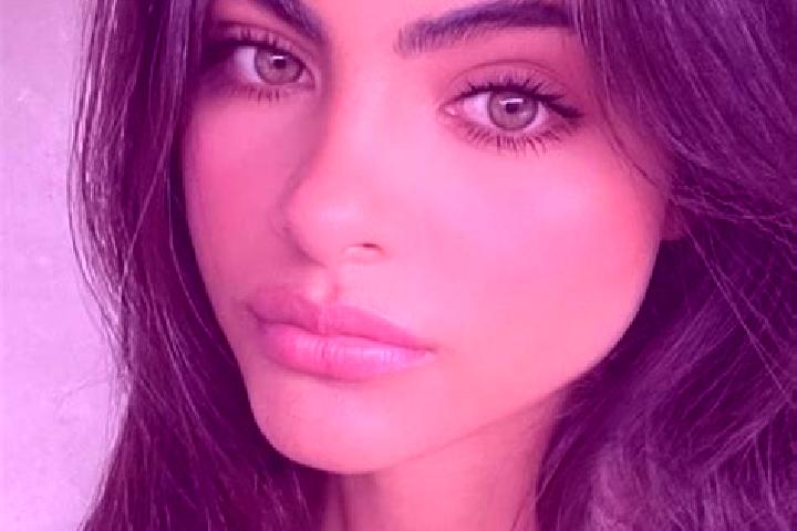 Clara, 21, a brunette dark-eyed indian companion based in Hrabyne. Offering OWO, GFE, A-Level, Roleplay. Available for incall and outcall, overnight bookings...