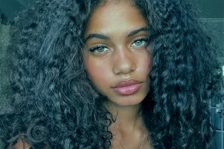 Clara, 21, a chestnut blue-eyed ebony companion based in Vertaizon. Offering 69, Overnight, Party Girl, BDSM. Available for incall and outcall, overnight boo...