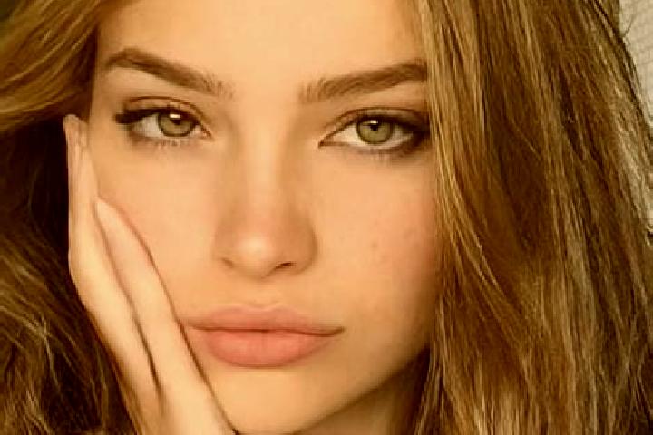 Clara, 21, a dark blonde hazel-eyed ebony companion based in Rio Doce. Offering Deep French Kissing, Travel Companion, Girlfriend Experience. Available for i...