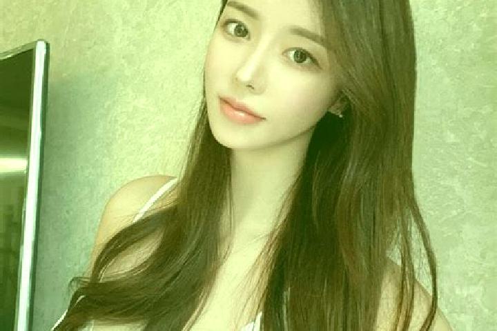 Clara, 21 — Escort in Geluwan, China