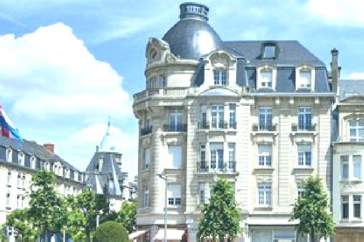 Clara, 21 — Escort in Paris 06 Luxembourg, France