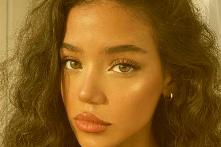 Clara, 22, a black brown-eyed mediterranean companion based in Pugmil. Offering GFE, Tantra, Domination, Deep French Kissing. Available for incall and outcal...