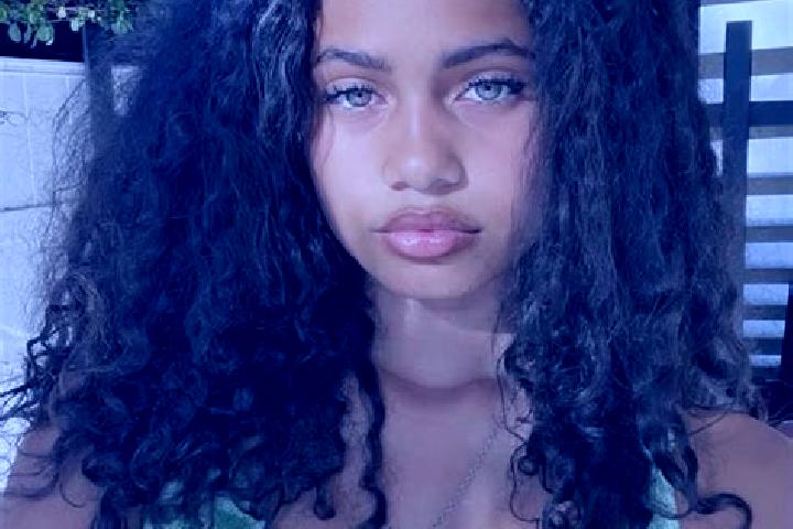 Clara, 22, a black green-eyed mixed companion based in Oklesna. Offering Massage, Travel Companion, OWO, Striptease, Tantra. Available for incall and outcall...