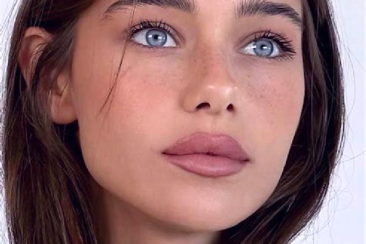 Clara, 22, a brunette brown-eyed ebony companion based in Tacurong. Offering Party Girl, Massage, BDSM. Available for incall and outcall, day and evening dates.