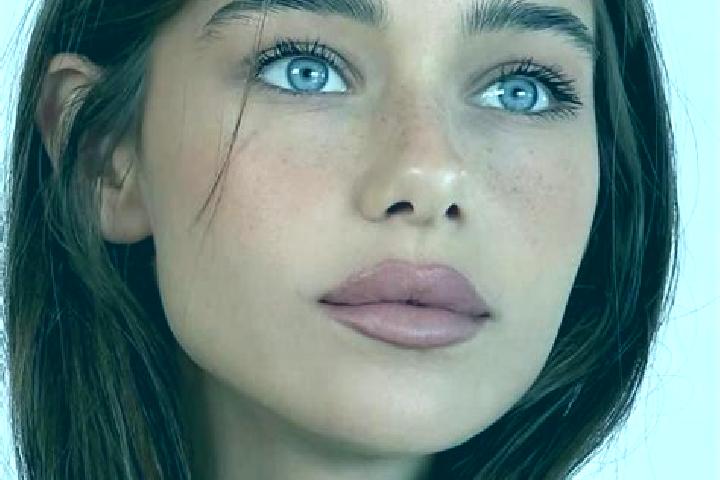Clara, 22, a brunette dark-eyed caribbean companion based in Al Ghaylah. Offering Overnight, Duos, Deep French Kissing. Available for incall and outcall, day...