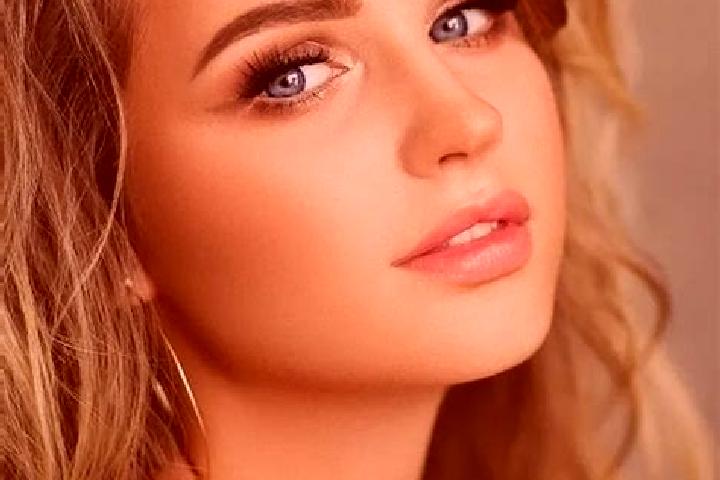 Clara, 22, a dark blonde blue-eyed indian companion based in Takhlibilar Pathar. Offering Overnight, Striptease, Party Girl, Domination, Erotic Massage. Avai...