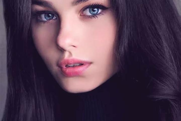 Clara, 22, a red dark-eyed mediterranean companion based in Schluchsee. Offering Deep French Kissing, Dinner Date, CIM. Available for incall and outcall, day...